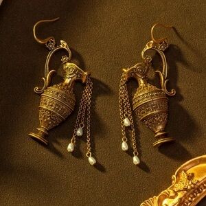 VINTAGE STYLE PITCHER HOOK ON EARRINGS